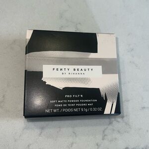 Fenty Beauty Pro Filt'r Soft Matte Powder Foundation - Color 150